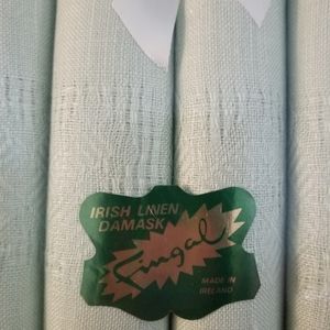 🗝 Vintage Irish linen Damask napkins